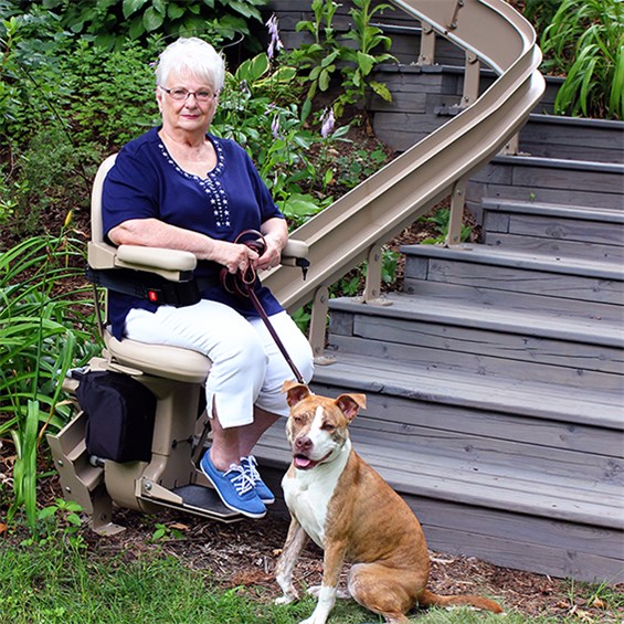 LA Curved Stair Lift